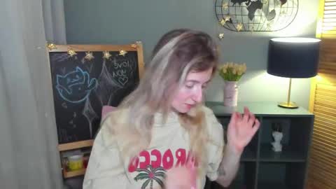 Snapshot of camilladreamer chatting on June 6, 2026, 11:04 am camilladreamer online show from June 6, 2026, 11:04 am