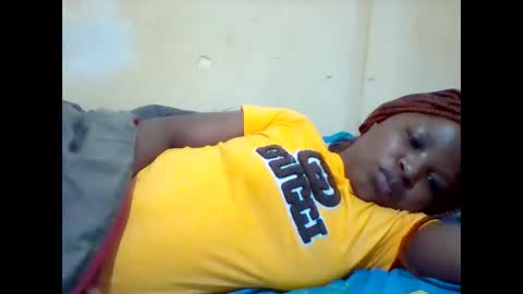 camillah_sweet online show from May 5, 2026, 8:22 am