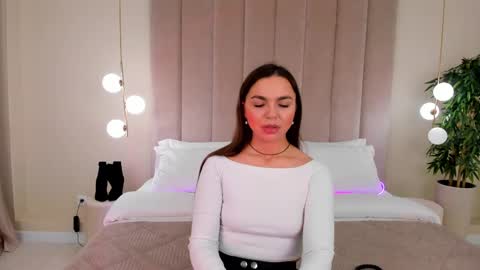 Snapshot of camillalarson chatting on February 24, 2025, 3:02 am Camilla online show from February 24, 2025, 3:02 am