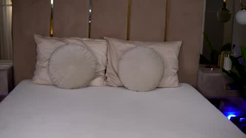 Camy online show from October 1, 2025, 8:04 pm