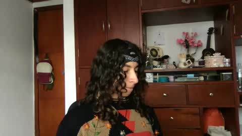 Snapshot of camille_delrey chatting on February 19, 2025, 7:27 pm Camille online show from February 19, 2025, 7:27 pm