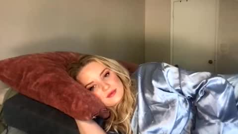 camilleclairexo online show from April 27, 2026, 6:50 pm