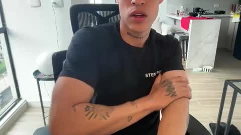 Snapshot of camilo__ chatting on May 19, 2026, 3:07 pm camilo online show from May 19, 2026, 3:07 pm