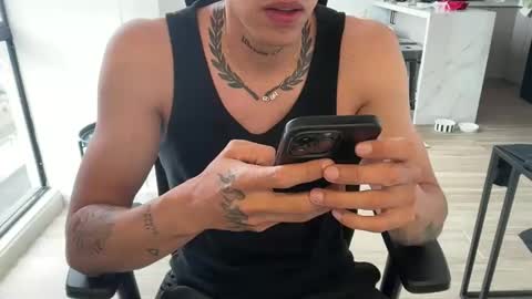 Snapshot of camilo__ chatting on May 25, 2026, 4:57 pm camilo online show from May 25, 2026, 4:57 pm