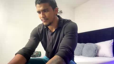 camilo_contre21 online show from January 9, 2026, 7:04 pm