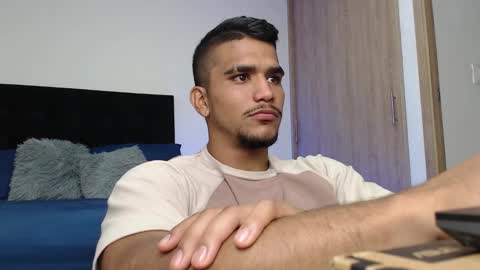 camilo_contre21 online show from February 13, 2026, 10:06 pm
