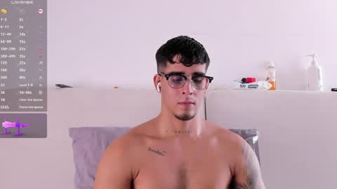Snapshot of camilo_ospina_ chatting on April 30, 2026, 8:26 pm INDEPENDENT MODEL online show from April 30, 2026, 8:26 pm