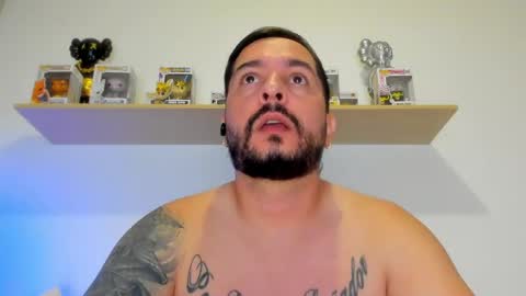 camilo_restrepo21 online show from June 3, 2026, 12:13 am