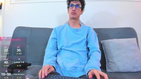 Snapshot of camilo_stark chatting on May 3, 2026, 3:12 am Camilo online show from May 3, 2026, 3:12 am