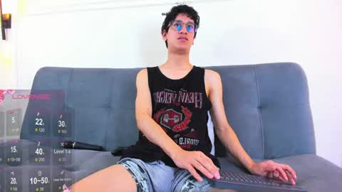 Snapshot of camilo_stark chatting on May 17, 2026, 3:26 am Camilo online show from May 17, 2026, 3:26 am