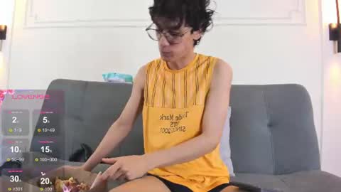 Snapshot of camilo_stark chatting on July 2, 2026, 3:23 am Camilo online show from July 2, 2026, 3:23 am