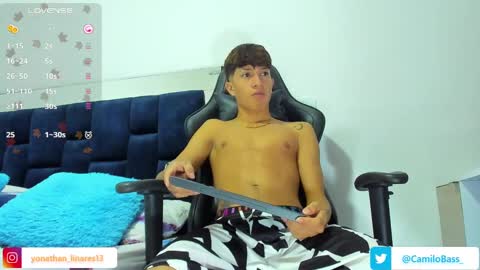 Snapshot of camilobass_ chatting on December 22, 2024, 1:12 am Camilo Bass online show from December 22, 2024, 1:12 am