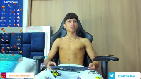 Snapshot of camilobass_ chatting on February 22, 2025, 10:52 pm Camilo Bass online show from February 22, 2025, 10:52 pm