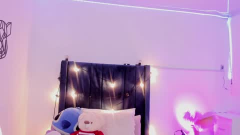 Snapshot of camilodoumit chatting on February 3, 2025, 5:14 pm CamiloDoumit online show from February 3, 2025, 5:14 pm