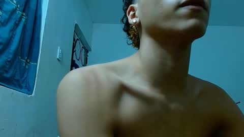 Snapshot of camilohot_2 chatting on April 16, 2026, 9:10 am camilo online show from April 16, 2026, 9:10 am
