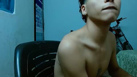 Snapshot of camilohot_2 chatting on April 22, 2026, 7:33 am camilo online show from April 22, 2026, 7:33 am