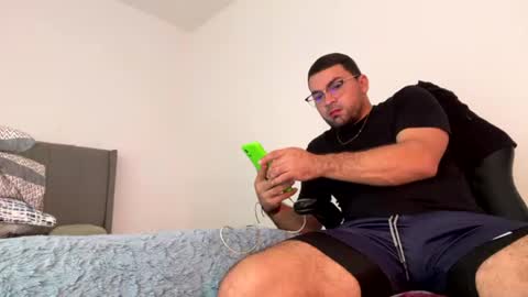 camilor_30 online show from July 31, 2026, 12:37 pm