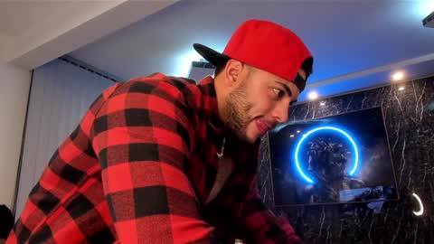 Snapshot of camilowatson chatting on December 6, 2024, 1:07 am Camilo Watson online show from December 6, 2024, 1:07 am