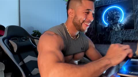 Snapshot of camilowatson chatting on December 11, 2024, 1:58 am Camilo Watson online show from December 11, 2024, 1:58 am