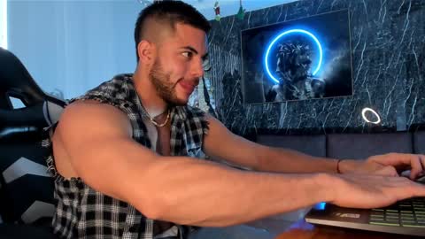 Snapshot of camilowatson chatting on December 13, 2024, 10:13 pm Camilo Watson online show from December 13, 2024, 10:13 pm