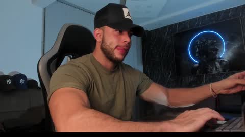 Snapshot of camilowatson chatting on January 22, 2025, 11:43 pm Camilo Watson online show from January 22, 2025, 11:43 pm