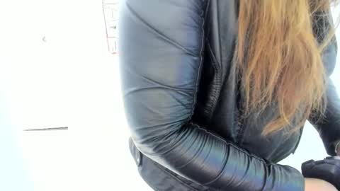 Snapshot of camixxx_m chatting on May 28, 2026, 11:29 am camixxx_m online show from May 28, 2026, 11:29 am