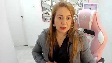 Snapshot of camixxx_m chatting on June 13, 2026, 10:57 am camixxx_m online show from June 13, 2026, 10:57 am