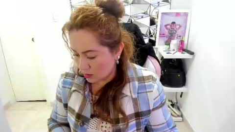 Snapshot of camixxx_m chatting on June 19, 2026, 12:09 pm camixxx_m online show from June 19, 2026, 12:09 pm