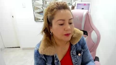 Snapshot of camixxx_m chatting on June 25, 2026, 11:48 am camixxx_m online show from June 25, 2026, 11:48 am