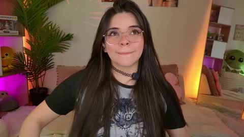 Snapshot of cammiefoalss chatting on September 25, 2025, 4:11 pm Lets reach 200 thumbs up online show from September 25, 2025, 4:11 pm