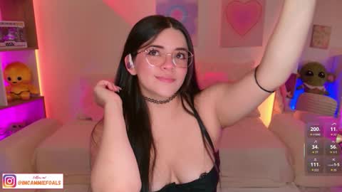 Snapshot of cammiefoalss chatting on November 11, 2025, 3:45 pm Lets reach 200 thumbs up online show from November 11, 2025, 3:45 pm