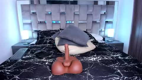 Camila online show from February 22, 2025, 7:58 pm