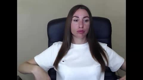 Snapshot of cammila_horn chatting on May 21, 2026, 11:17 am cammila horn online show from May 21, 2026, 11:17 am