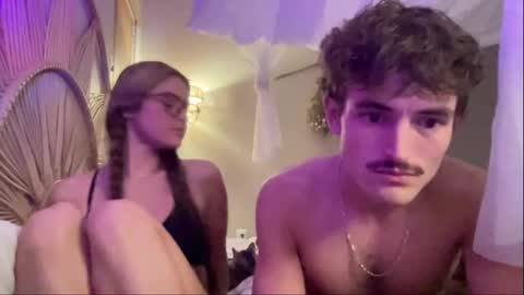 camncaroline online show from September 17, 2025, 1:51 am