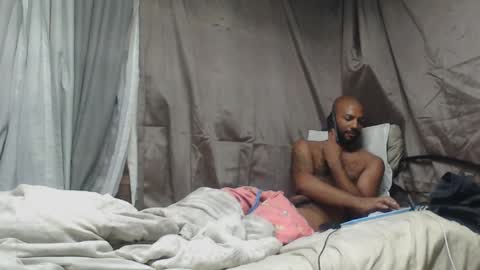 camopiel online show from March 7, 2026, 11:13 pm