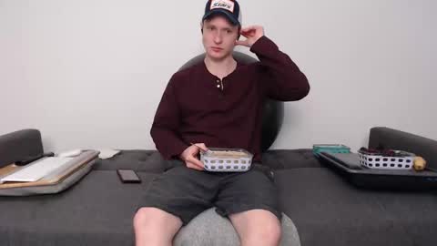 Cam online show from October 17, 2025, 9:12 am