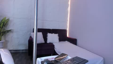 Snapshot of camyfoxx chatting on October 1, 2025, 11:49 am Camy online show from October 1, 2025, 11:49 am