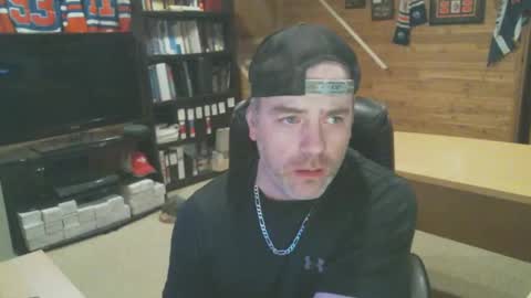 Snapshot of canadianboi6969 chatting on March 1, 2025, 7:51 am CanadianBacon6969 online show from March 1, 2025, 7:51 am