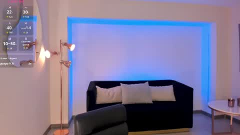 Snapshot of candaserussell chatting on July 7, 2026, 6:47 am Candanse R online show from July 7, 2026, 6:47 am