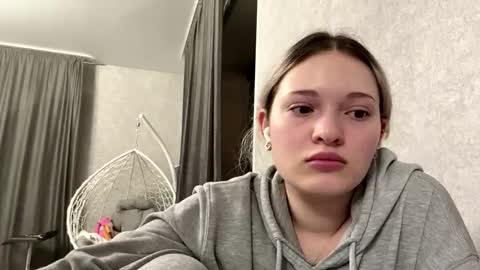 candelariahile online show from March 11, 2026, 2:34 pm