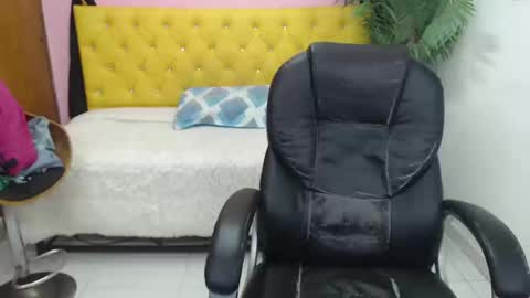 Candy  online show from February 22, 2025, 3:47 pm