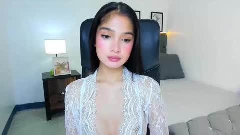 candiceferragamo online show from January 7, 2026, 12:07 pm