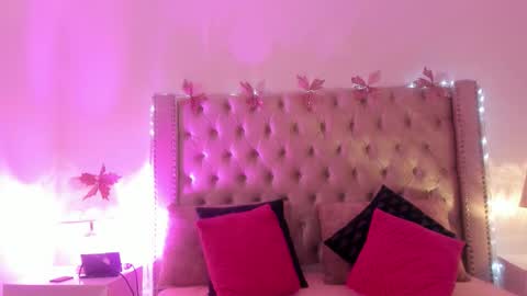 Candie  online show from March 10, 2026, 12:10 pm