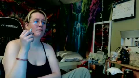 Candi online show from June 18, 2026, 6:02 am