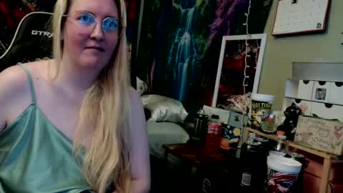 Candi online show from July 14, 2026, 1:30 am