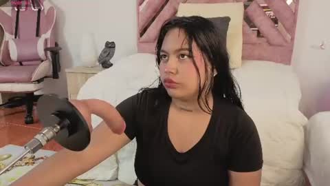 Im ChloeJoin The Fan Club online show from July 3, 2026, 3:24 am