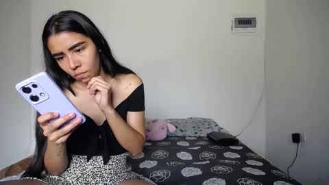 Snapshot of candy_grey28 chatting on November 25, 2025, 3:01 pm Candy Grey online show from November 25, 2025, 3:01 pm