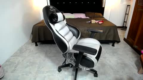 candy online show from January 28, 2025, 11:50 pm