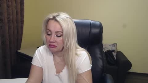Snapshot of candy_hellenx chatting on January 15, 2026, 5:34 am candy_hellenx online show from January 15, 2026, 5:34 am