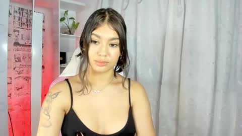 Snapshot of candy_hes chatting on December 23, 2024, 10:55 pm Nickol online show from December 23, 2024, 10:55 pm